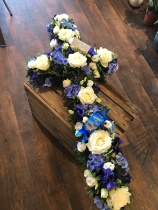 Cross (Mixed flower)